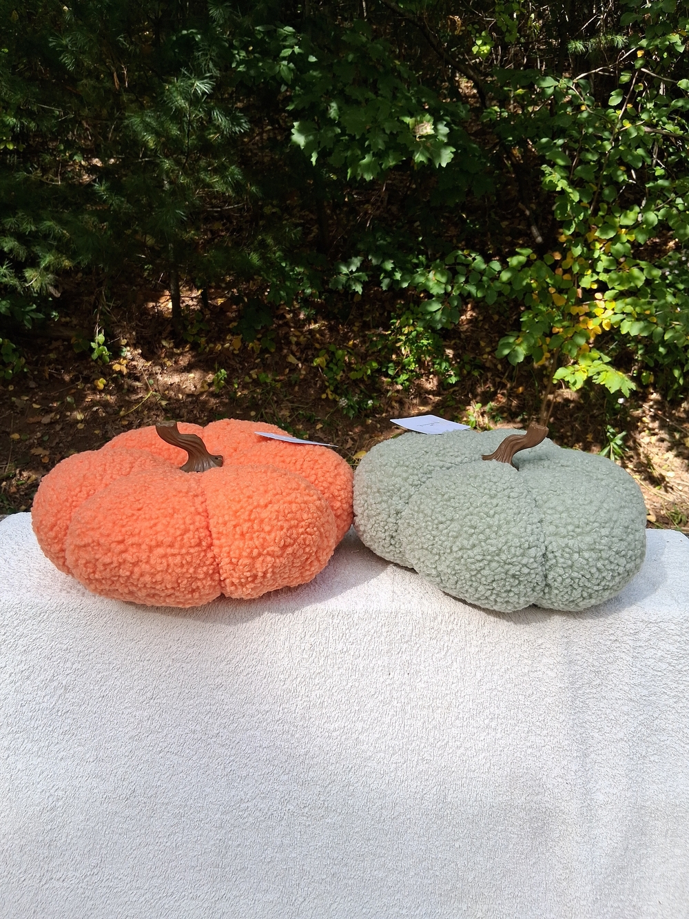 Hallmark Pair Of Stuffed Plush Fabric Pumpkin Decorations Each 5"x11" NWT